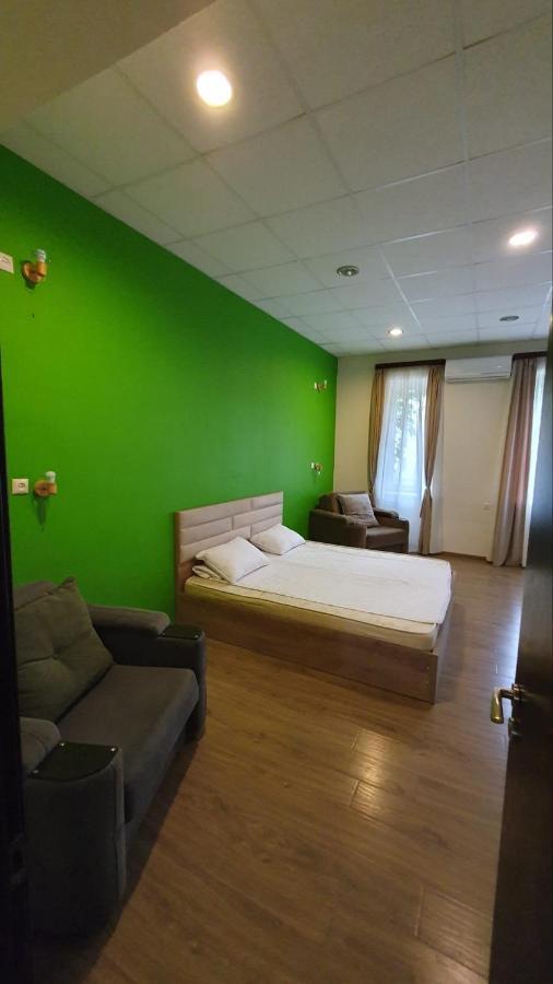 Your Home Hotel Tbilisi Eksteriør bilde